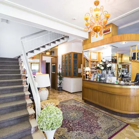 Hotel Touring 3*