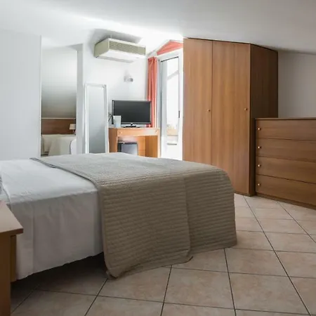 Hotel Touring 3*
